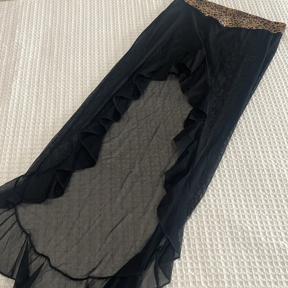 Mesh Ruffle Swim Cover Skirt  S/M - Picture 4 of 6